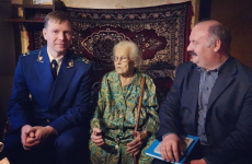 Прокурор Новгородского района и глава районной администрации вручили ветеранам юбилейные медали «75 лет Победы в Великой Отечественной войне 1941-1945 гг.»