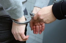 В Великом Новгороде прокуратура признала законным возбуждение уголовного дела в отношении работника организации за дачу взятки