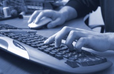 Возбуждено уголовное дело в отношении жителя г. Старая Русса, разместившего изображения экстремистского характера в сети Интернет